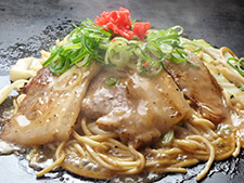 博多の塩とんこつ焼きラーメン